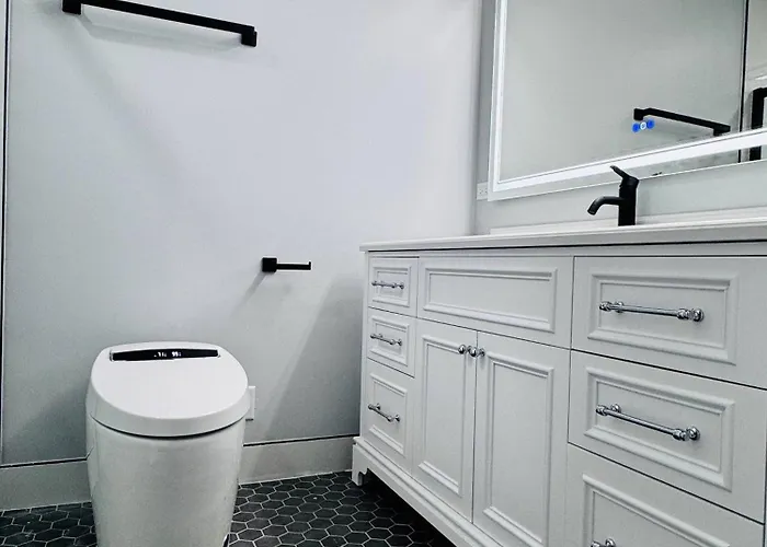 Sleeps 24+ Luxury House Near Chicago 12 King Beds * Des Plaines