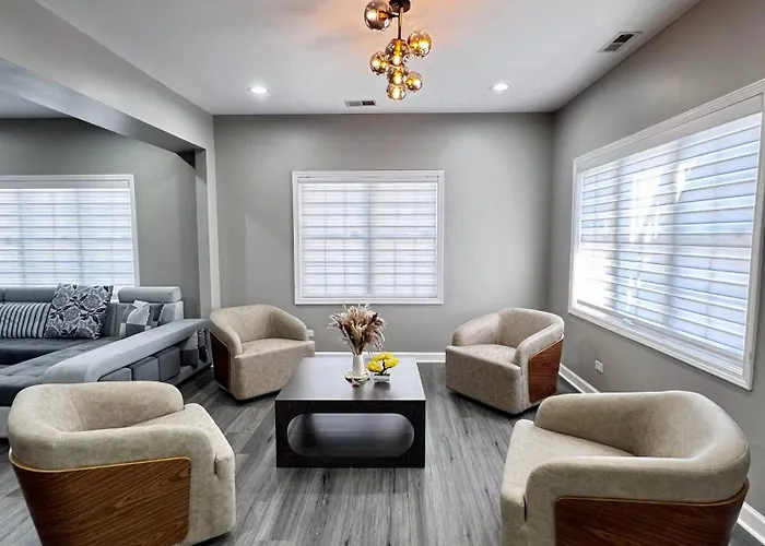 Holiday home Sleeps 24+ Luxury House Near Chicago 12 King Beds *