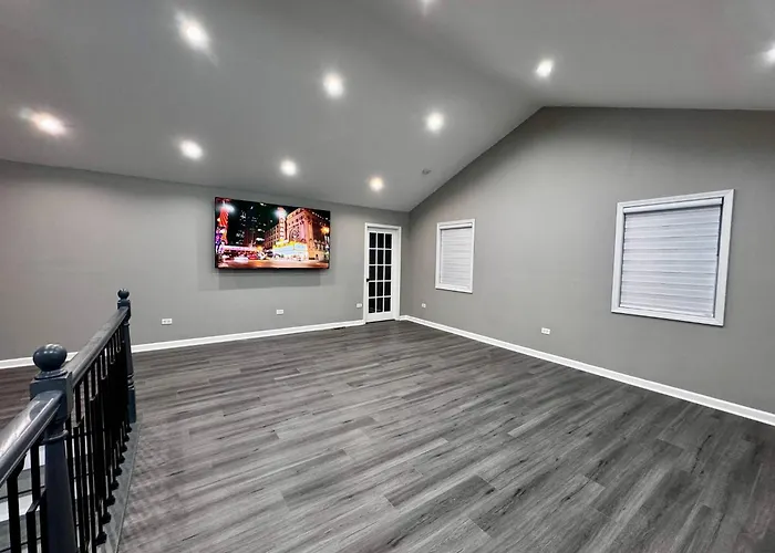 Holiday home Sleeps 24+ Luxury House Near Chicago 12 King Beds