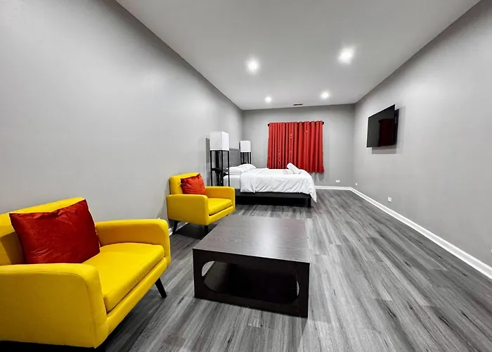 Holiday home Sleeps 24+ Luxury House Near Chicago 12 King Beds Des Plaines