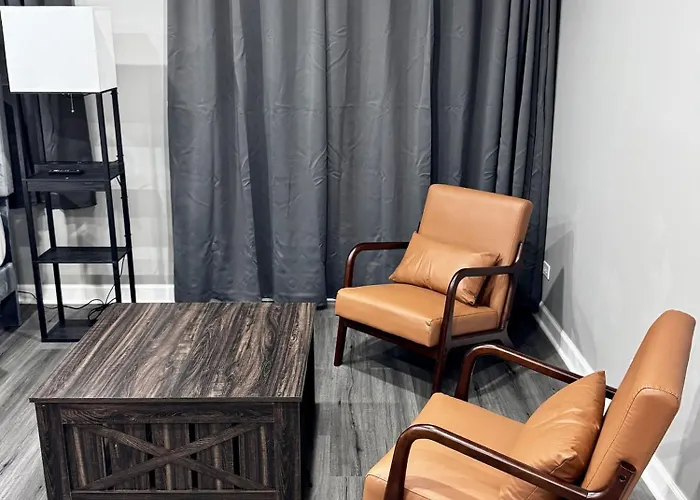 Holiday home Sleeps 24+ Luxury House Near Chicago 12 King Beds Des Plaines